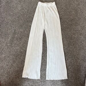 Elegant White Pleated Pants